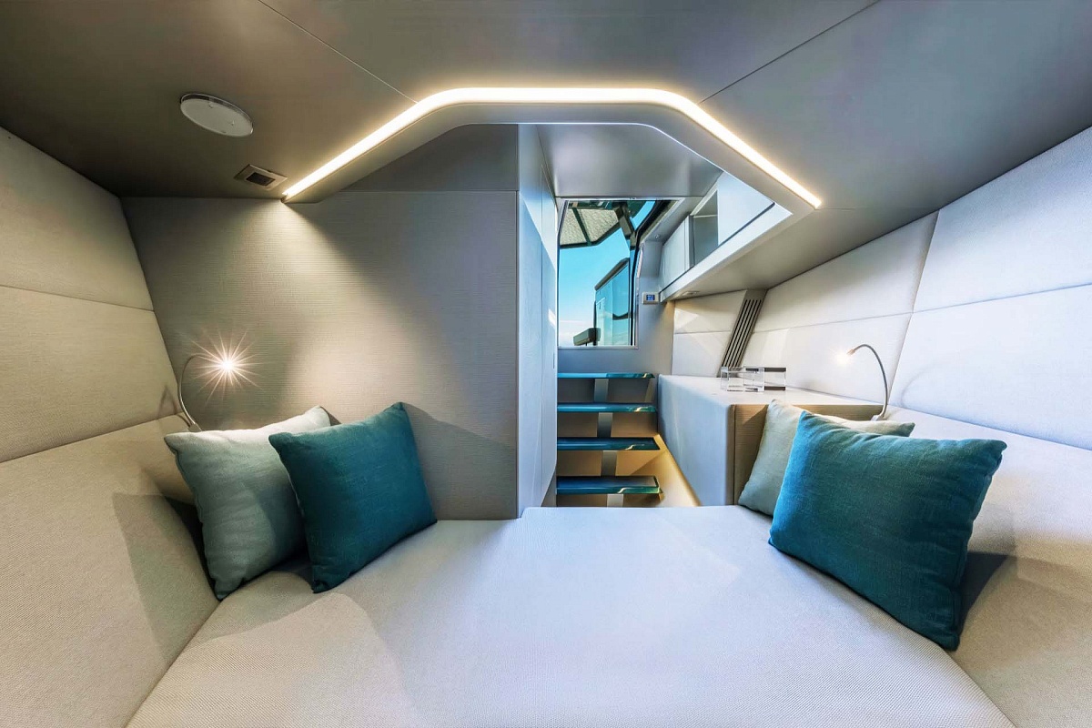 Аренда luxury tender Wally 43 Azure на Миконосе